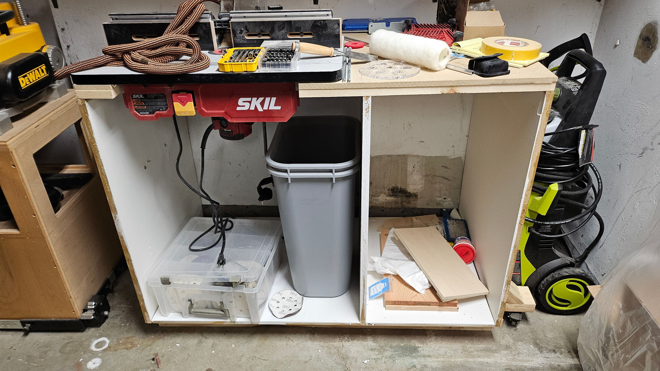 cabinet -> router table